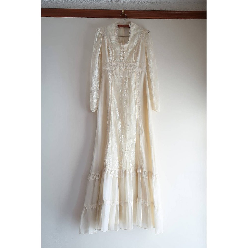 Vintage 70s ethereal boho Gunne Sax cream sheer lace wedding dress sz. XS Small